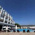 호텔 La Quinta By Wyndham Bodrum