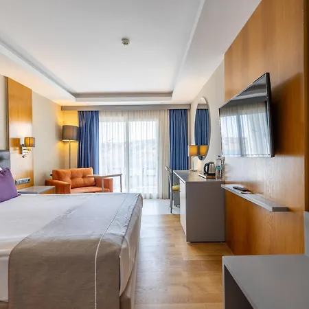 La Quinta By Wyndham Hotel